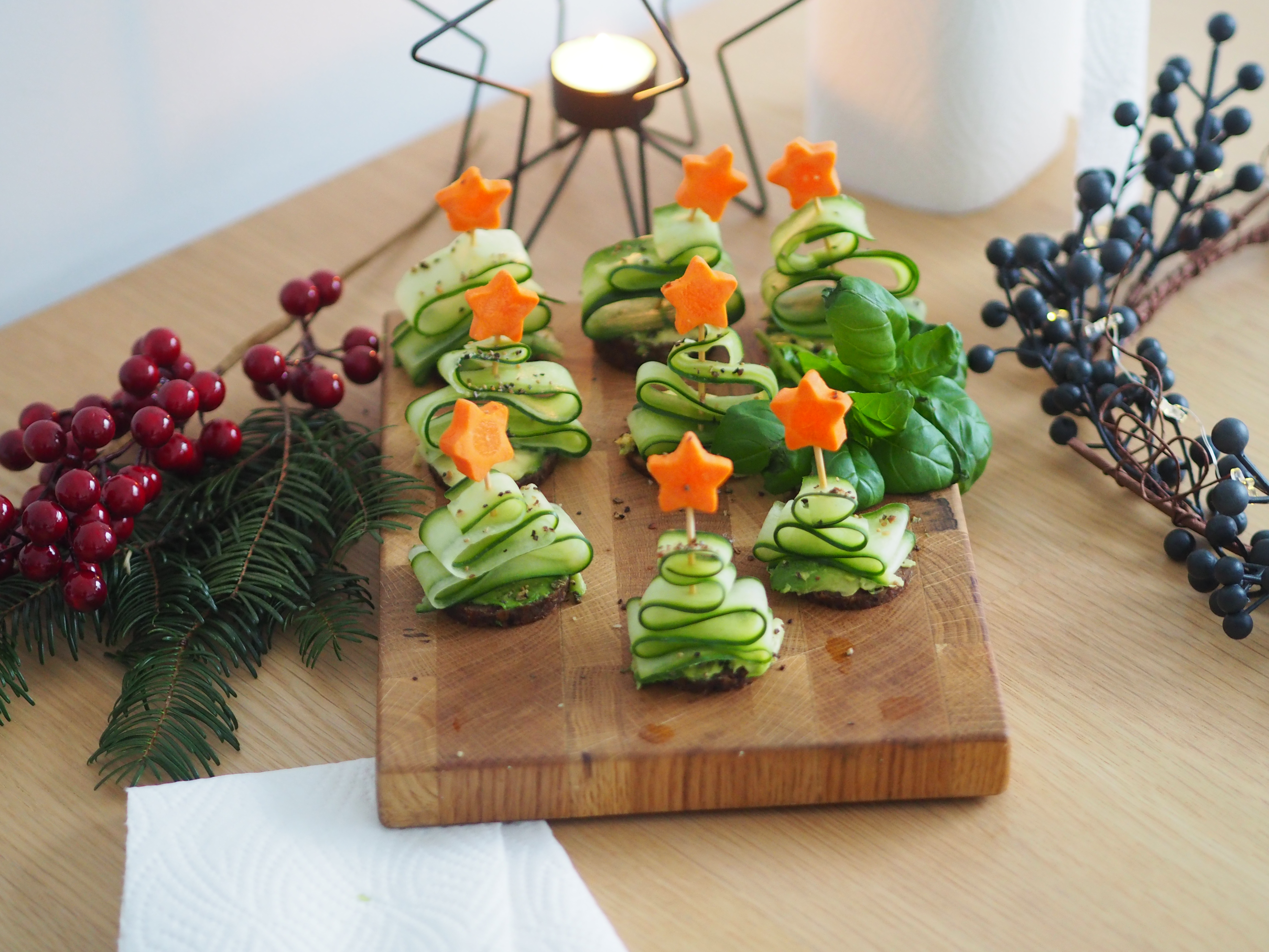 Vegane Gurken-Tannenbaum-Spieße - Plenty