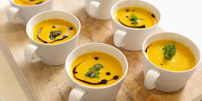 Kürbissuppe mit Apfel und Ingwer
